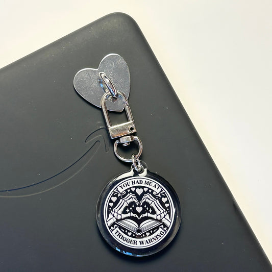 CHARM CHAIN - Dark Romance